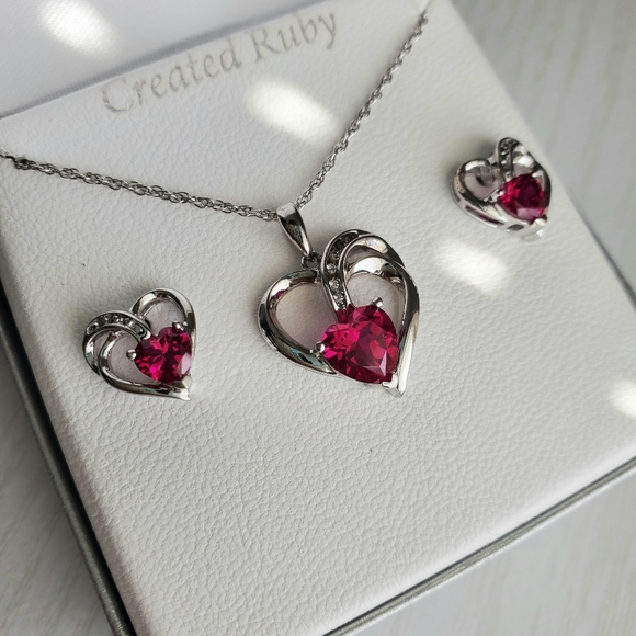 Heart necklace and earrings set - Picture 2 of 4